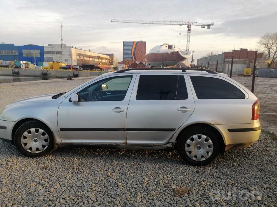Skoda Octavia 2 generation Combi wagon 5-doors