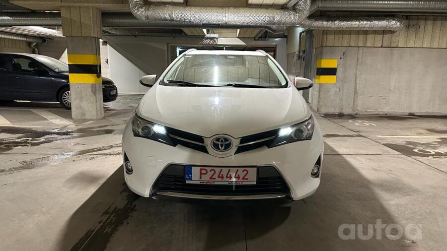 Toyota Auris 2 generation Touring Sports Hybrid wagon 5-doors