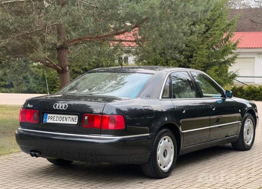 Audi A8 D2/4D Sedan 4-doors