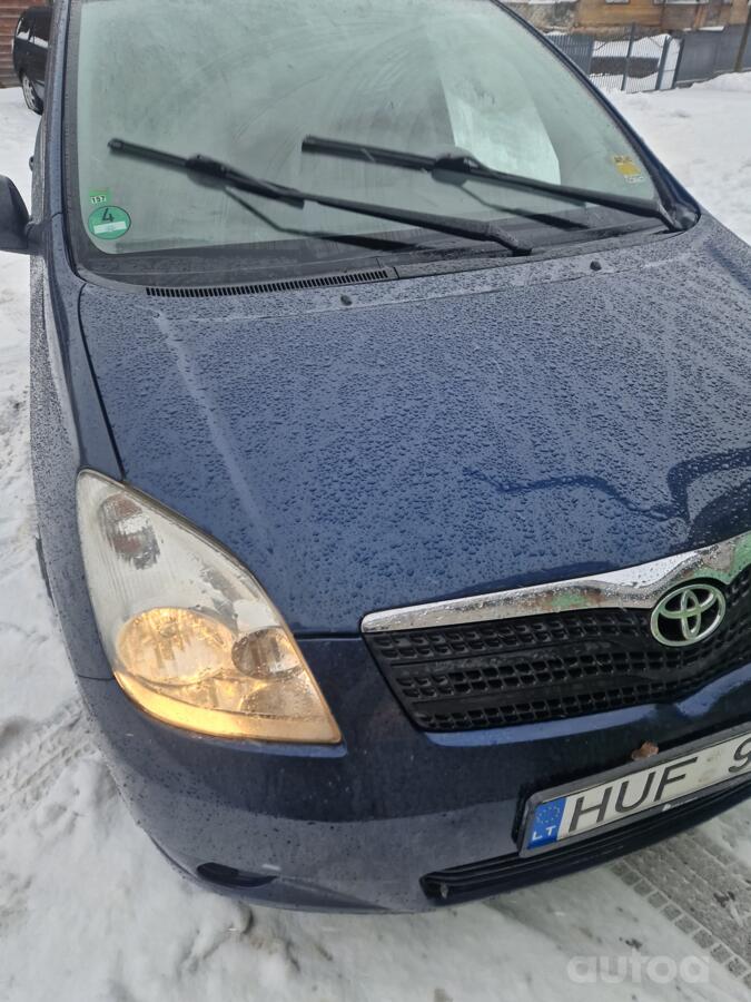 Toyota Corolla Verso 1 generation Minivan