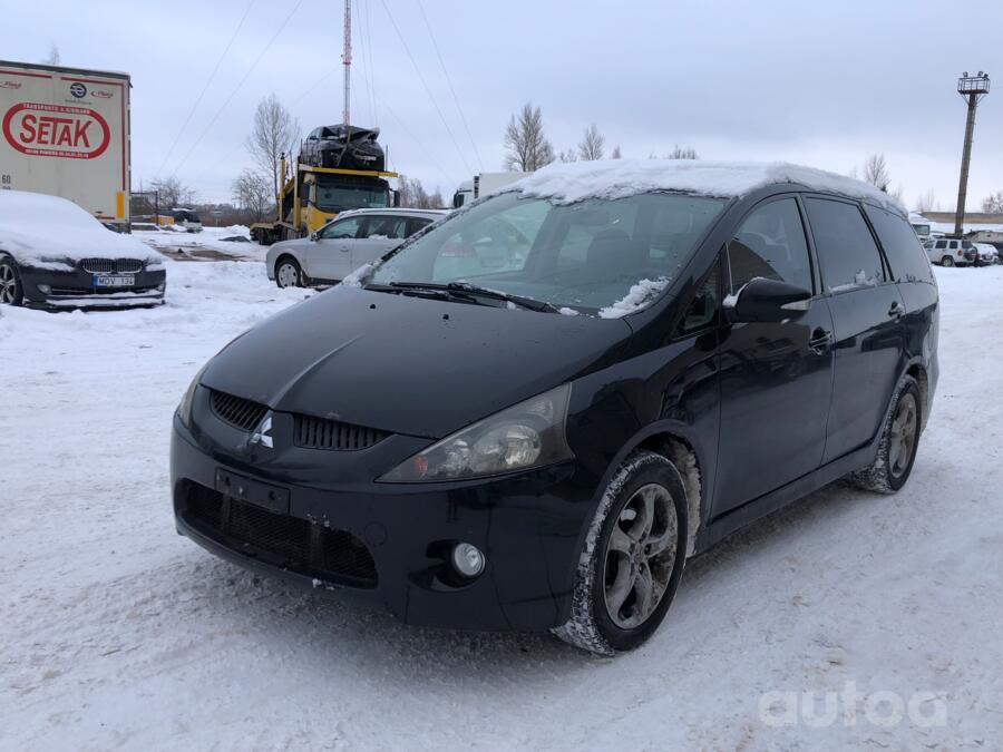 Mitsubishi Grandis 1 generation Minivan