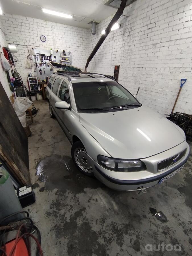 Volvo V70 2 generation R wagon 5-doors