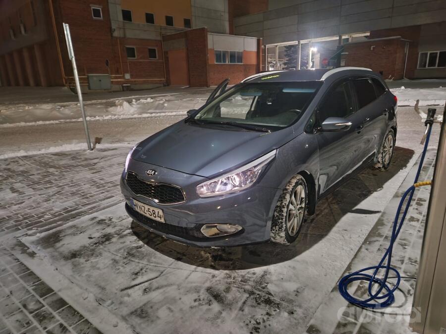 Kia Cee'd 2 generation SW wagon