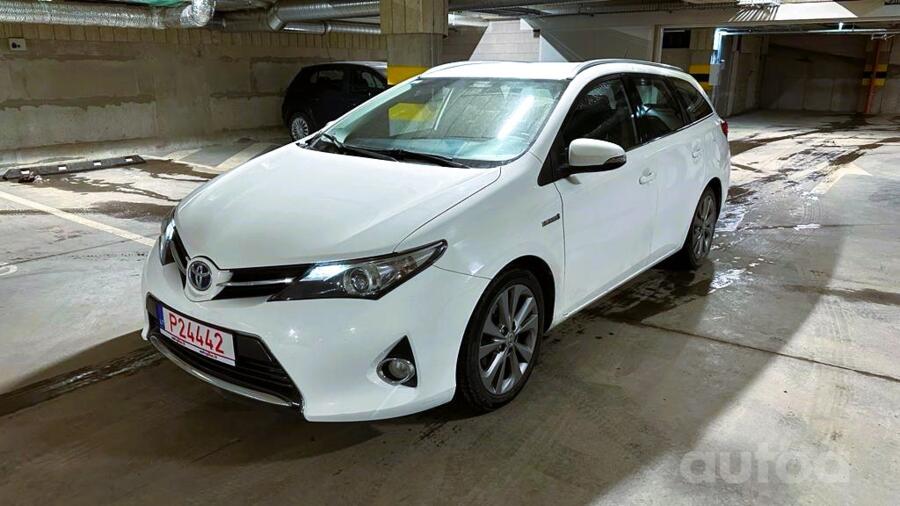 Toyota Auris 2 generation Touring Sports Hybrid wagon 5-doors