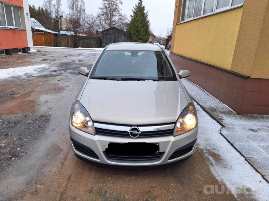 Opel Astra H Hatchback