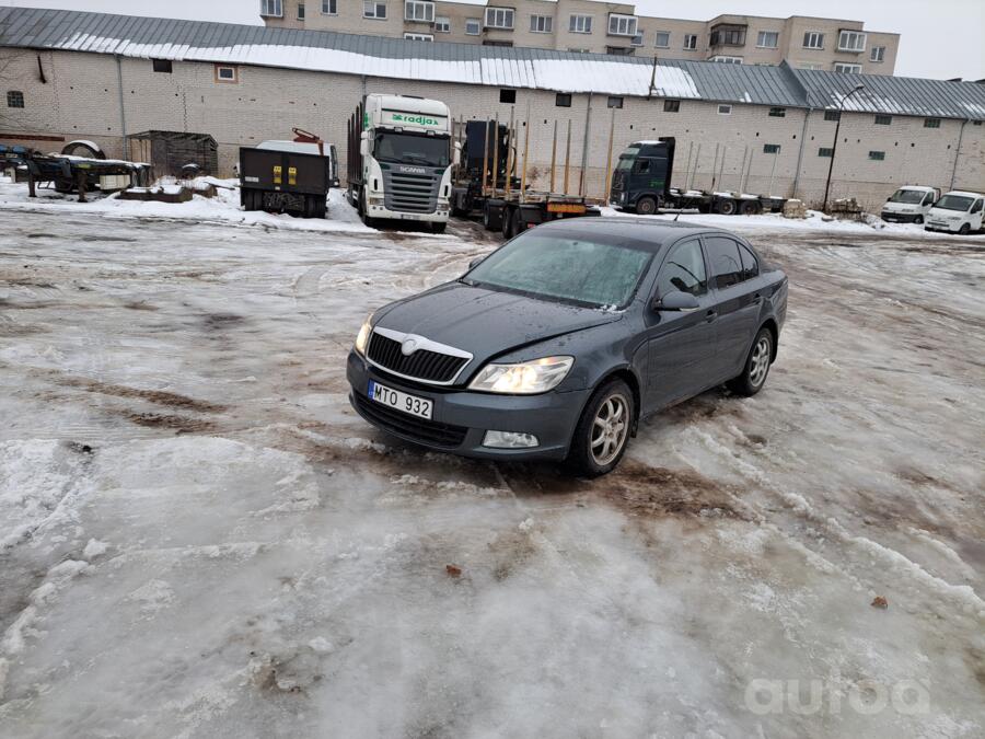 Skoda Octavia 2 generation Combi Scout wagon 5-doors