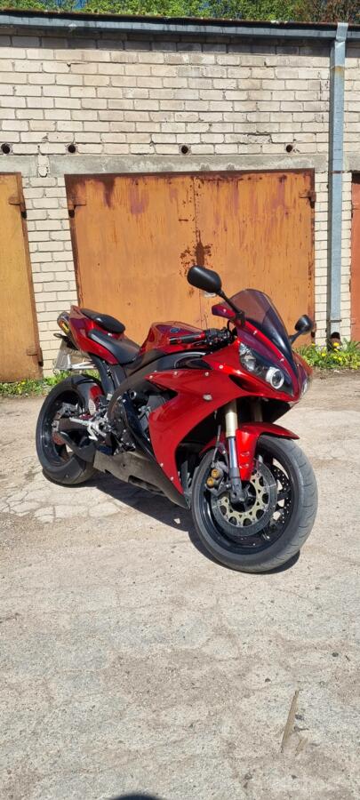 Yamaha R1