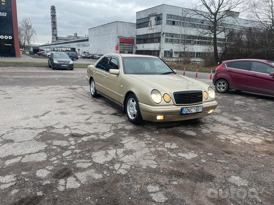 Mercedes-Benz E-Class W210 Sedan
