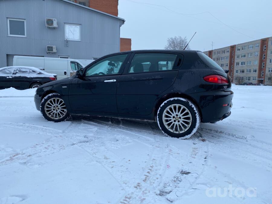 Alfa Romeo 147 2 generation Hatchback 5-doors