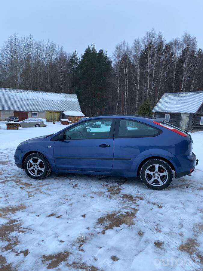 Ford Focus 1 generation [restyling] Hatchback 3-doors