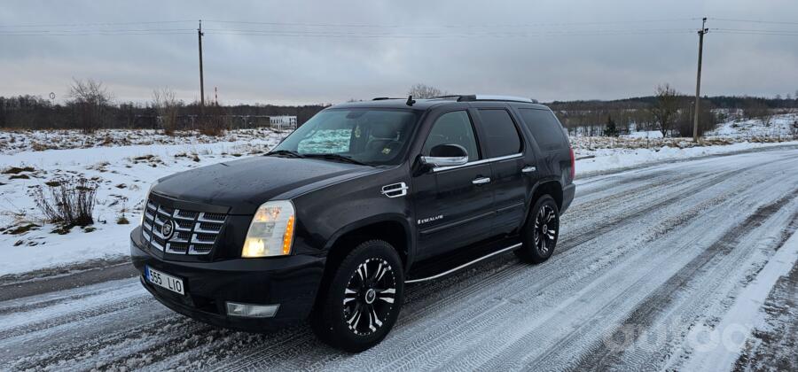 Cadillac Escalade 3 generation SUV