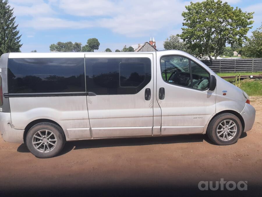 Renault Trafic 2 generation Minivan
