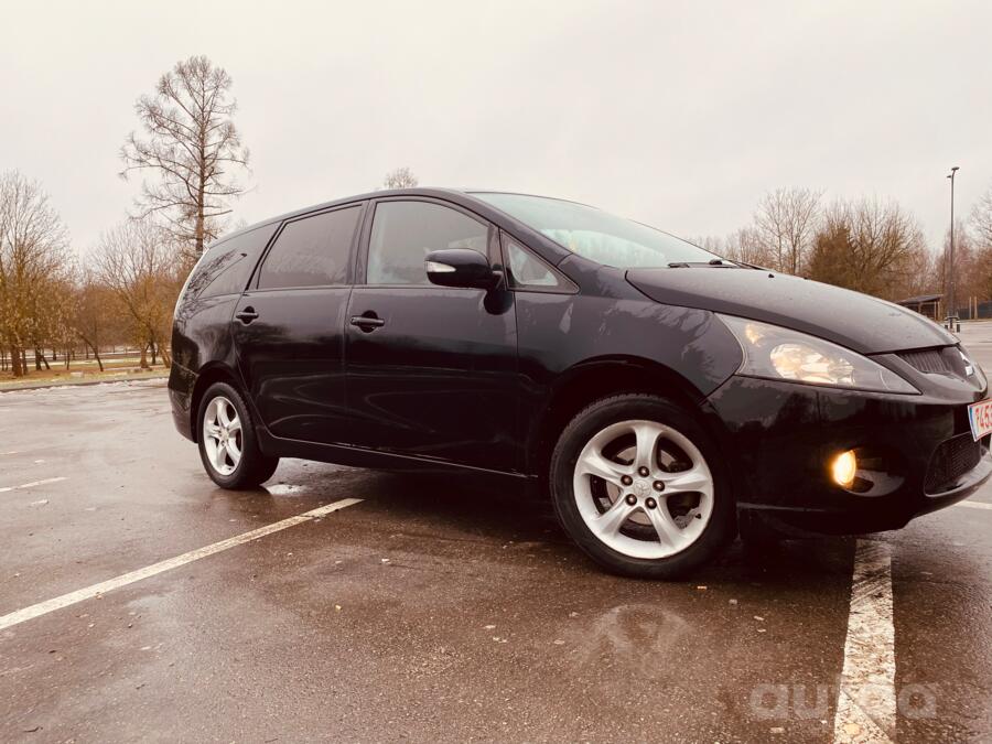 Mitsubishi Grandis 1 generation Minivan