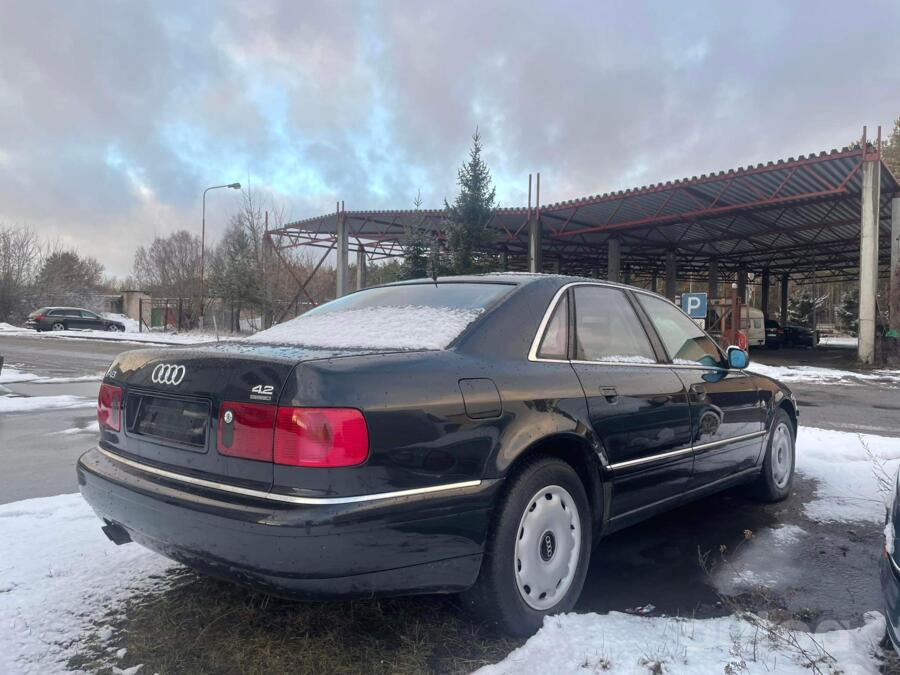 Audi A8 D2/4D Sedan 4-doors