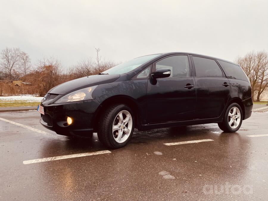Mitsubishi Grandis 1 generation Minivan