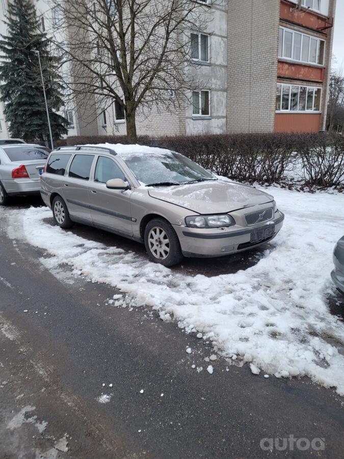 Volvo V70 2 generation wagon