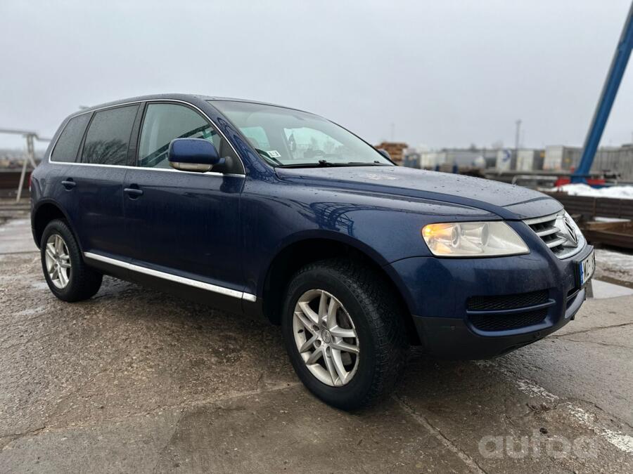 Volkswagen Touareg 1 generation Crossover