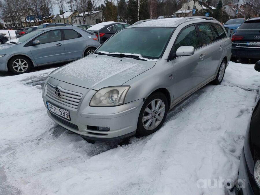 Toyota Avensis 2 generation wagon