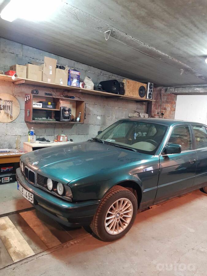 BMW 5 Series E34 Sedan
