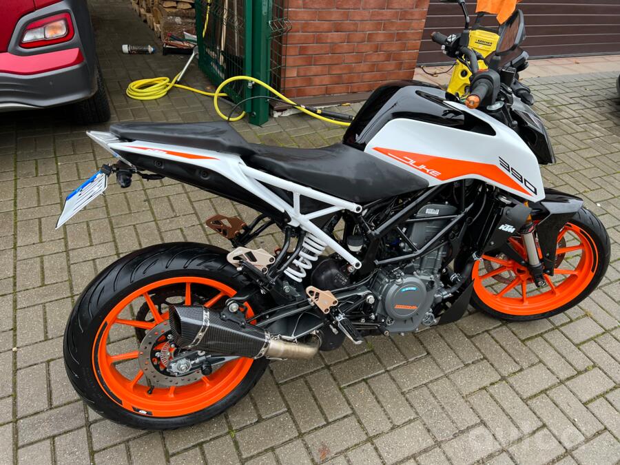 KTM Duke