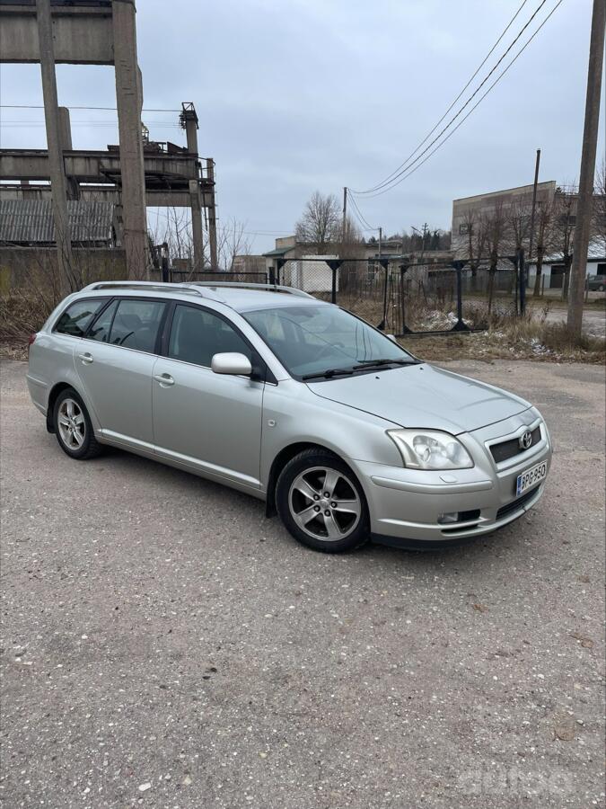 Toyota Avensis 2 generation wagon