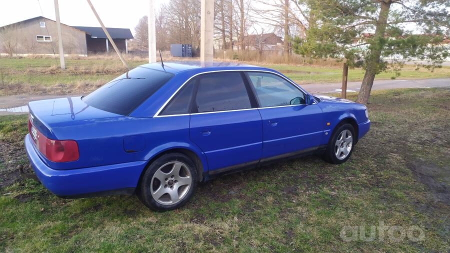 Audi A6 A4/C4 Sedan