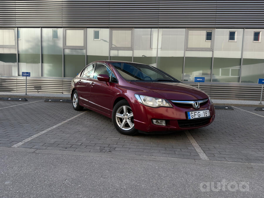 Honda Civic 8 generation Hybrid Sedan 4-doors