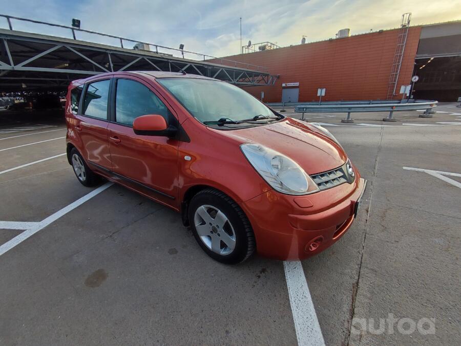 Nissan Note E11 Hatchback