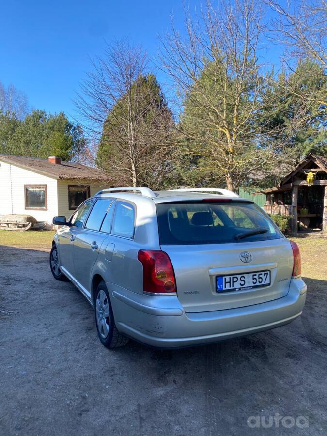 Toyota Avensis 2 generation wagon