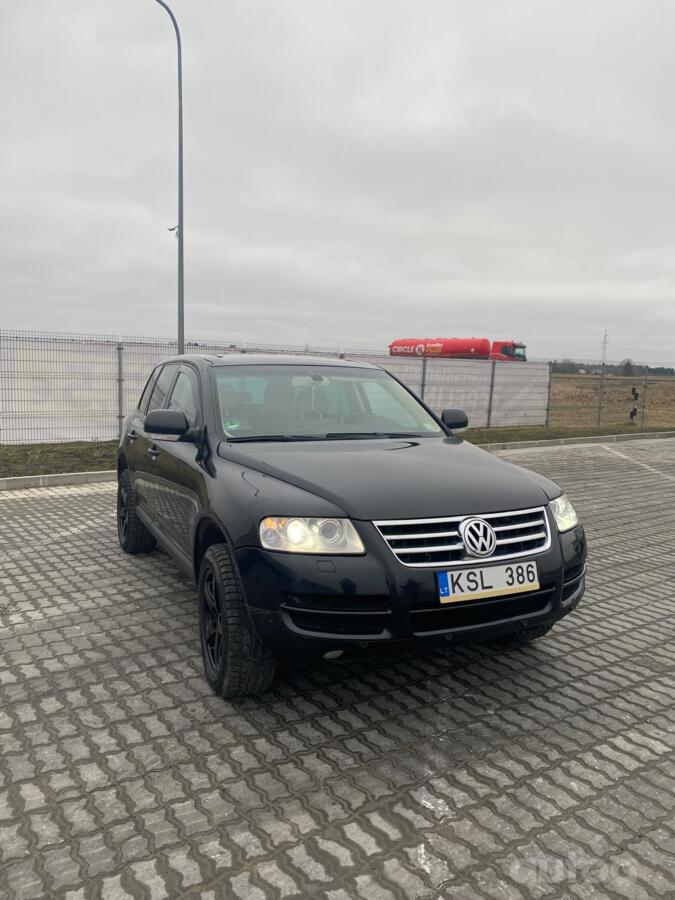 Volkswagen Touareg 1 generation Crossover