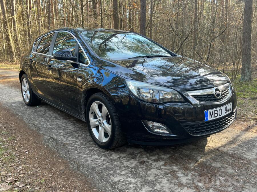 Opel Astra J Hatchback 5-doors