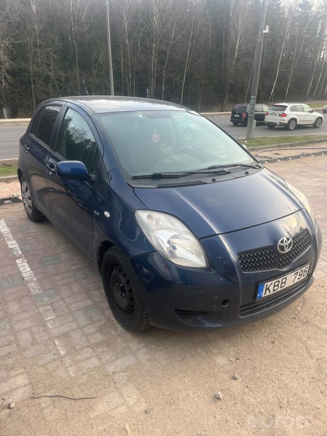 Toyota Yaris 2 generation