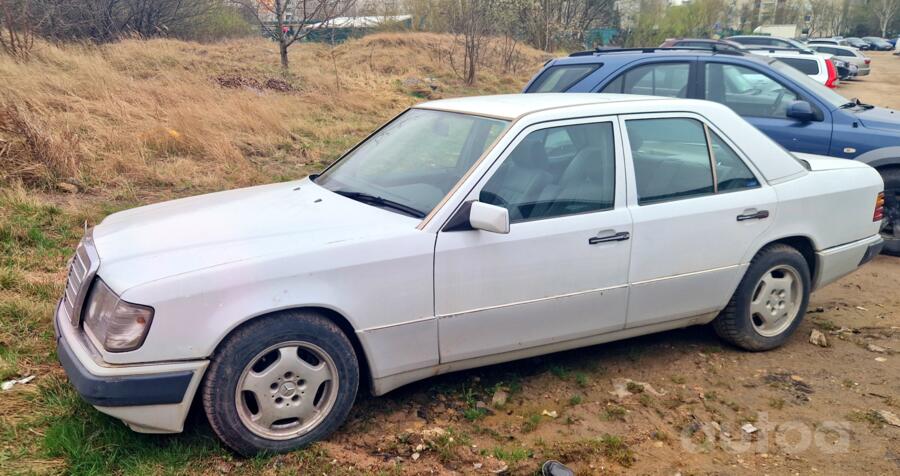 Mercedes-Benz W124 1 generation