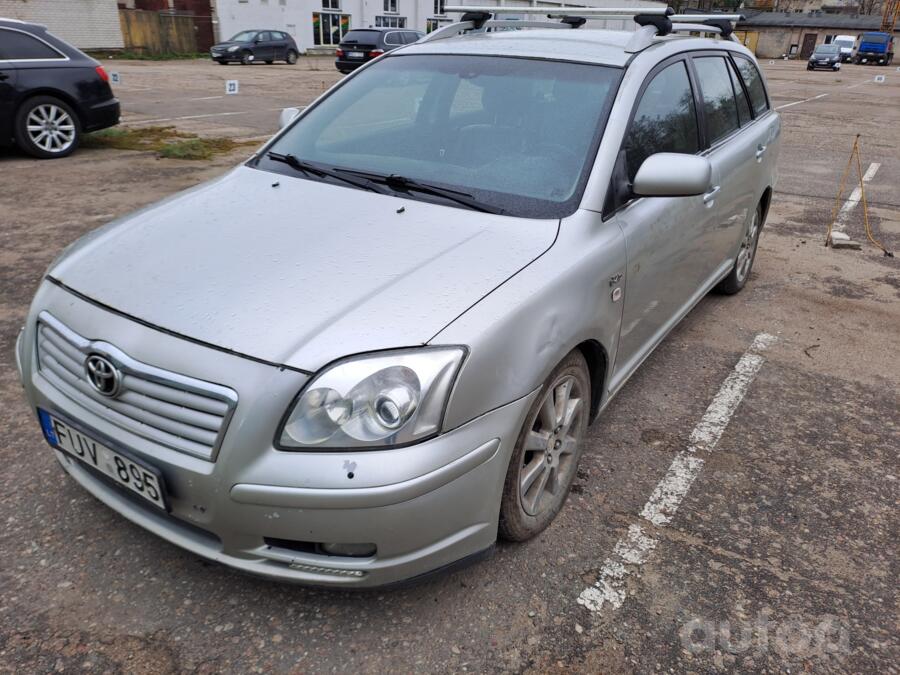 Toyota Avensis 2 generation wagon