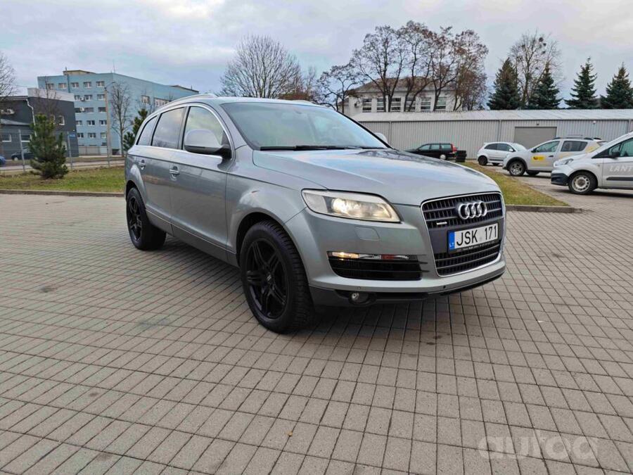 Audi Q7 4L Crossover