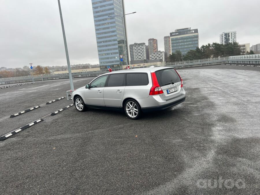 Volvo V70 3 generation wagon