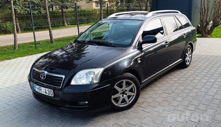 Toyota Avensis 2 generation wagon