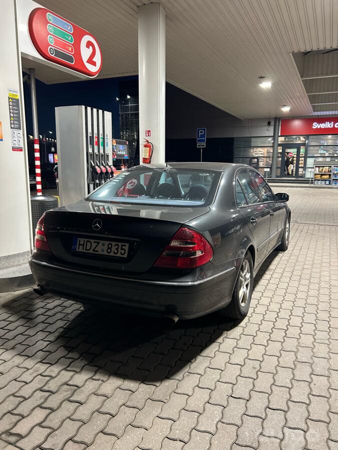 Mercedes-Benz E-Class W211 Sedan