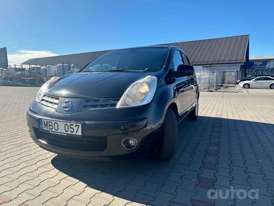 Nissan Note E11 Hatchback