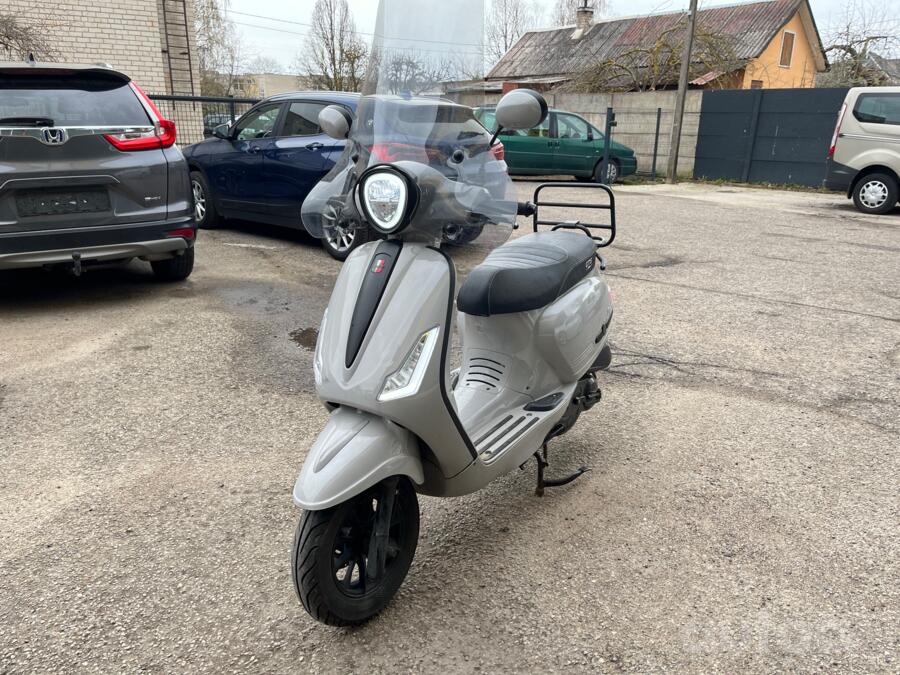 Vespa 50