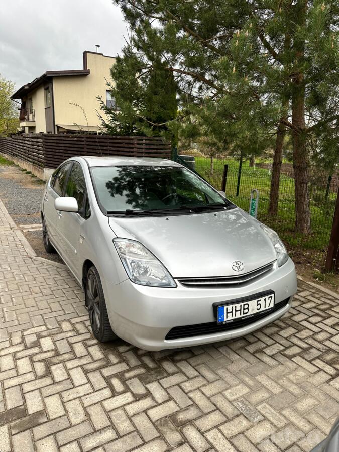 Toyota Prius 2 generation [restyling] (XW20)