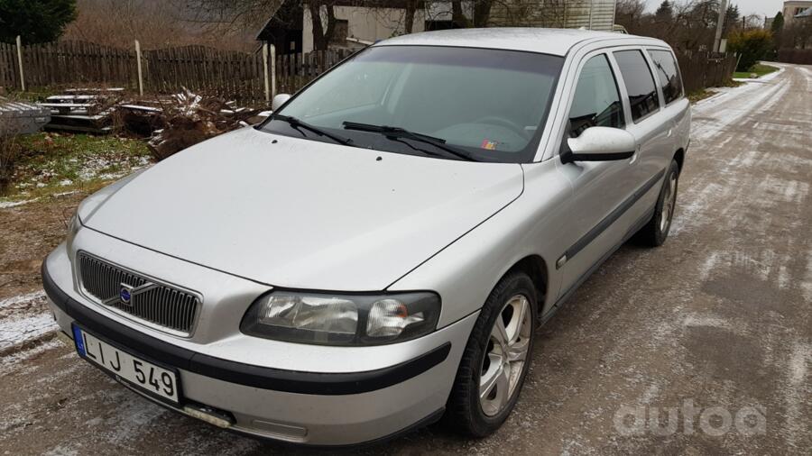 Volvo V70 2 generation wagon