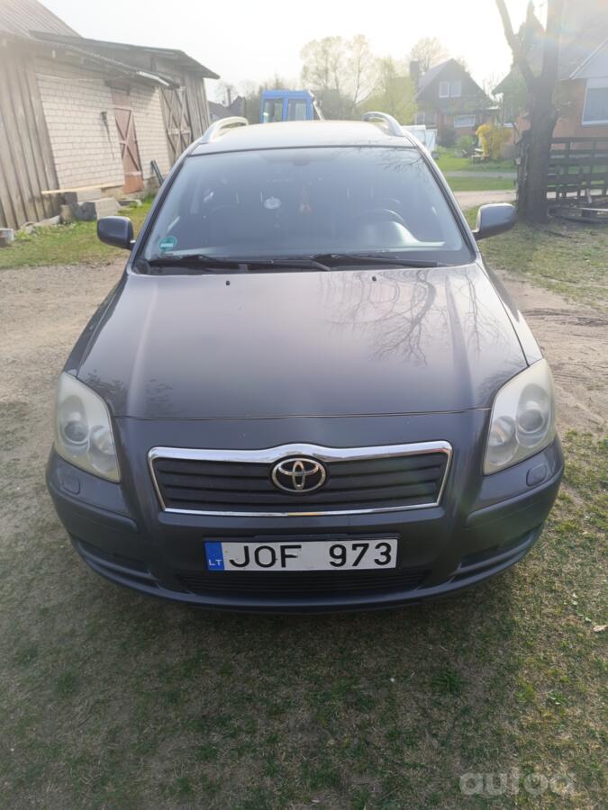 Toyota Avensis 2 generation wagon