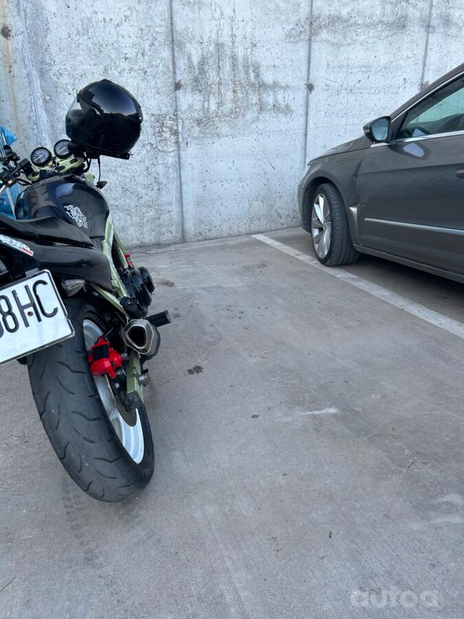 Suzuki GS