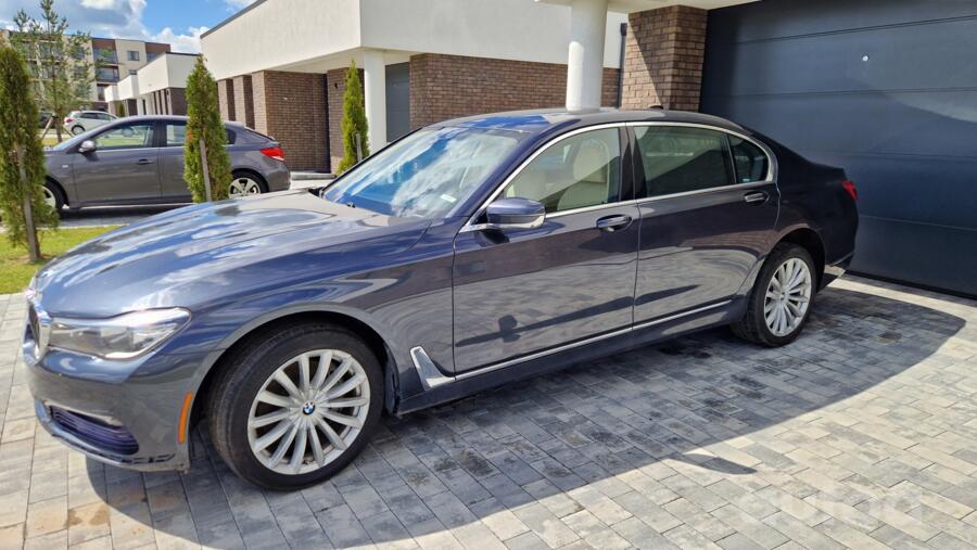 BMW 7 Series G11/G12 Sedan