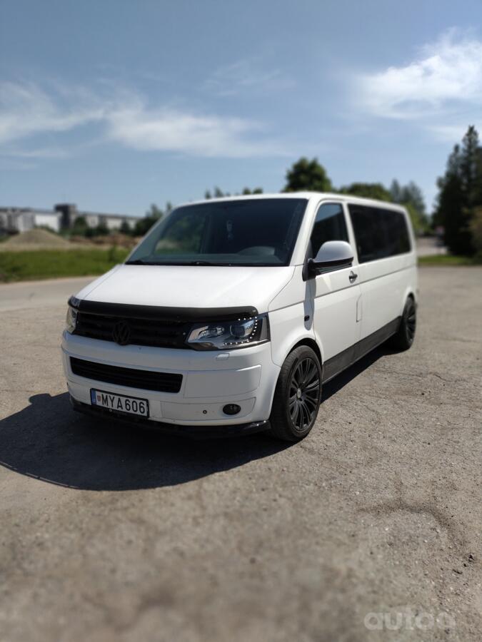 Volkswagen Caravelle T5 Minivan