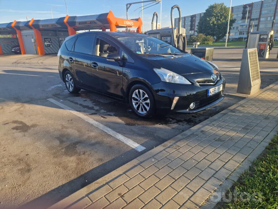 Toyota Prius v (+) 1 generation (Z5 generationW40/41) [restyling]