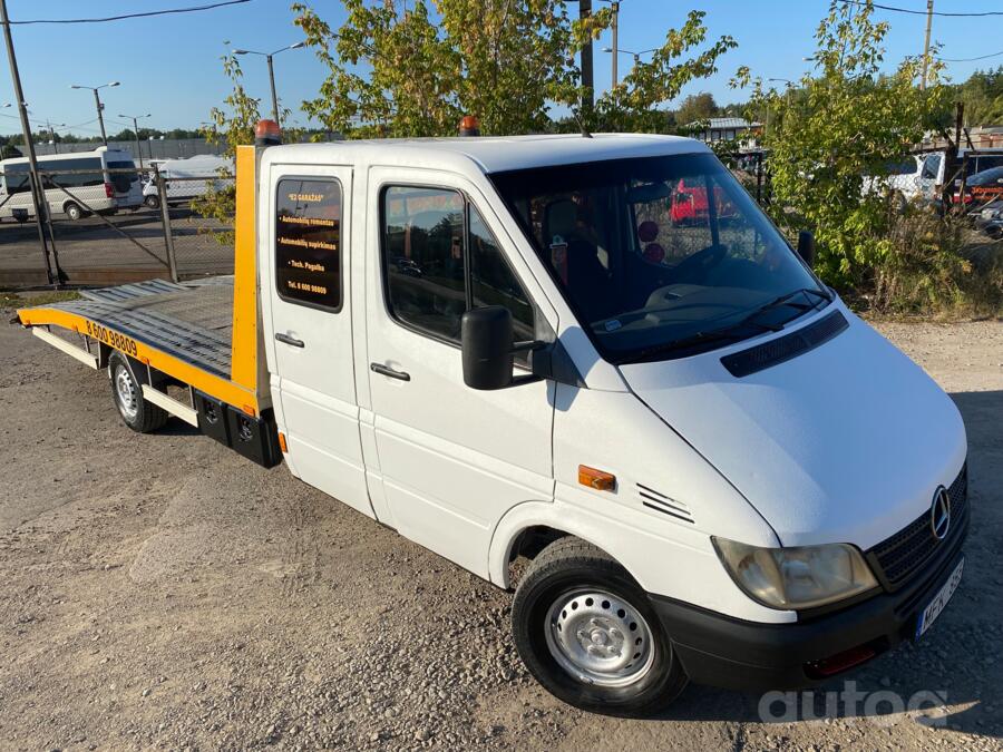 Mercedes-Benz Sprinter First generation
