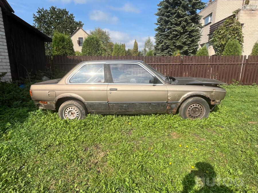 BMW 3 Series E30 Coupe