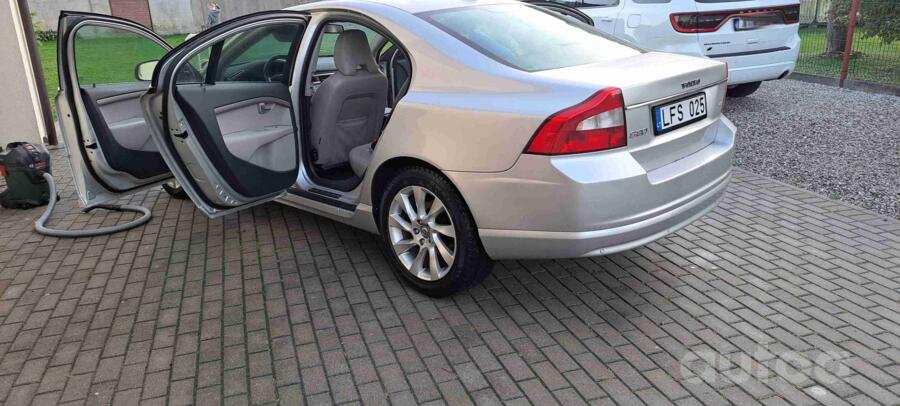 Volvo S80